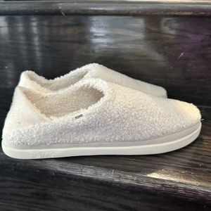 TOMS WOMENS EZRA SLIPPERS SIZE 10